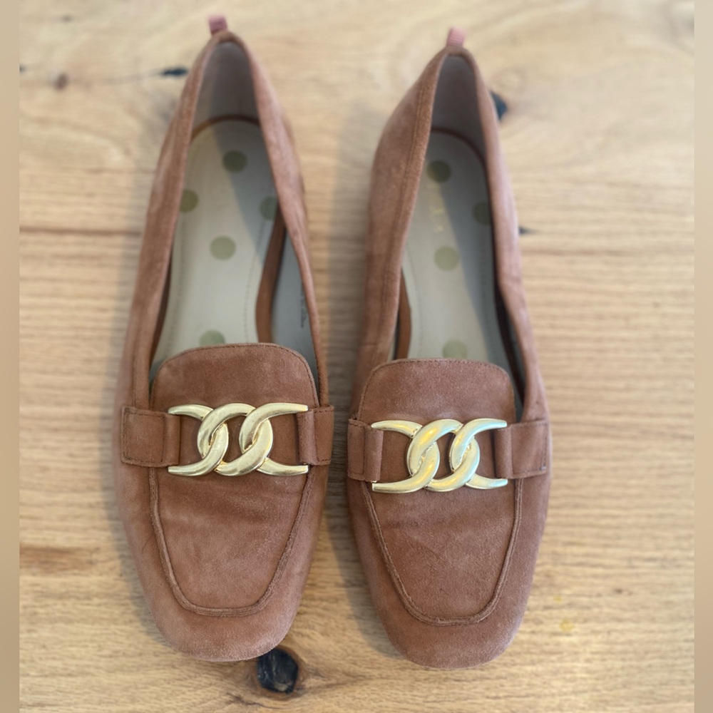 Boden Tan Loafers Gold Chain Women’s 7 1/2 Preloved